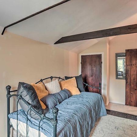 Historic Home In Lambertville Walk To Bridge Exterior photo