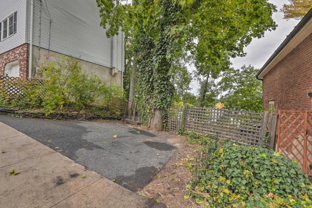 Historic Home In Lambertville Walk To Bridge Exterior photo