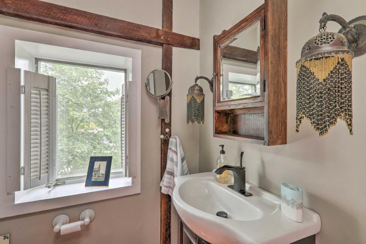 Historic Home In Lambertville Walk To Bridge Exterior photo