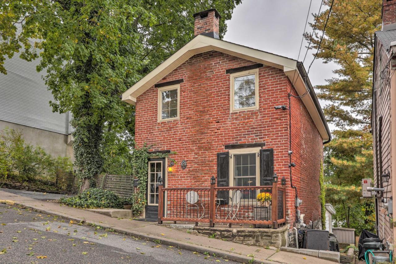 Historic Home In Lambertville Walk To Bridge Exterior photo